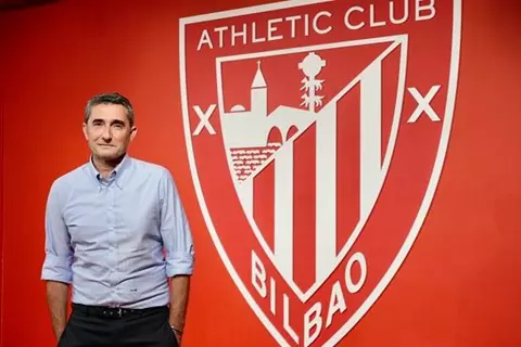 أتلتيك بلباو يمدد عقد إرنستو فالفيردي